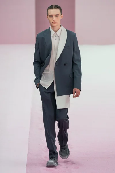 Look 49